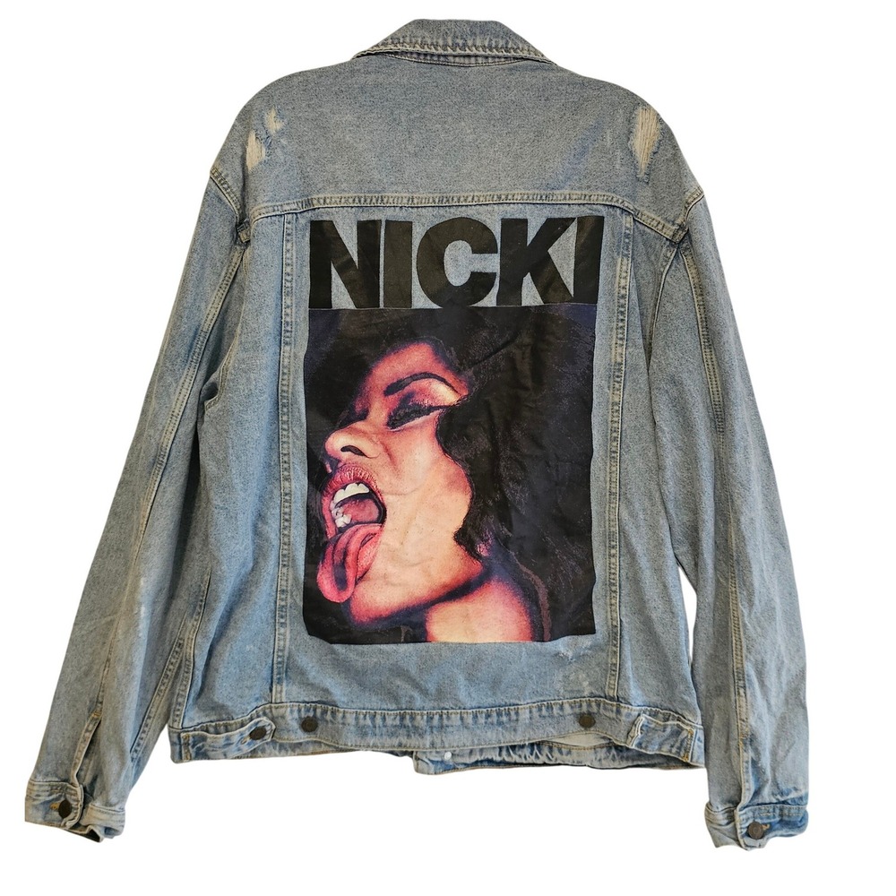 Nicki Minaj H&M Divided Distressed Denim Jacket Light Wash Graphic Back Blue L‎